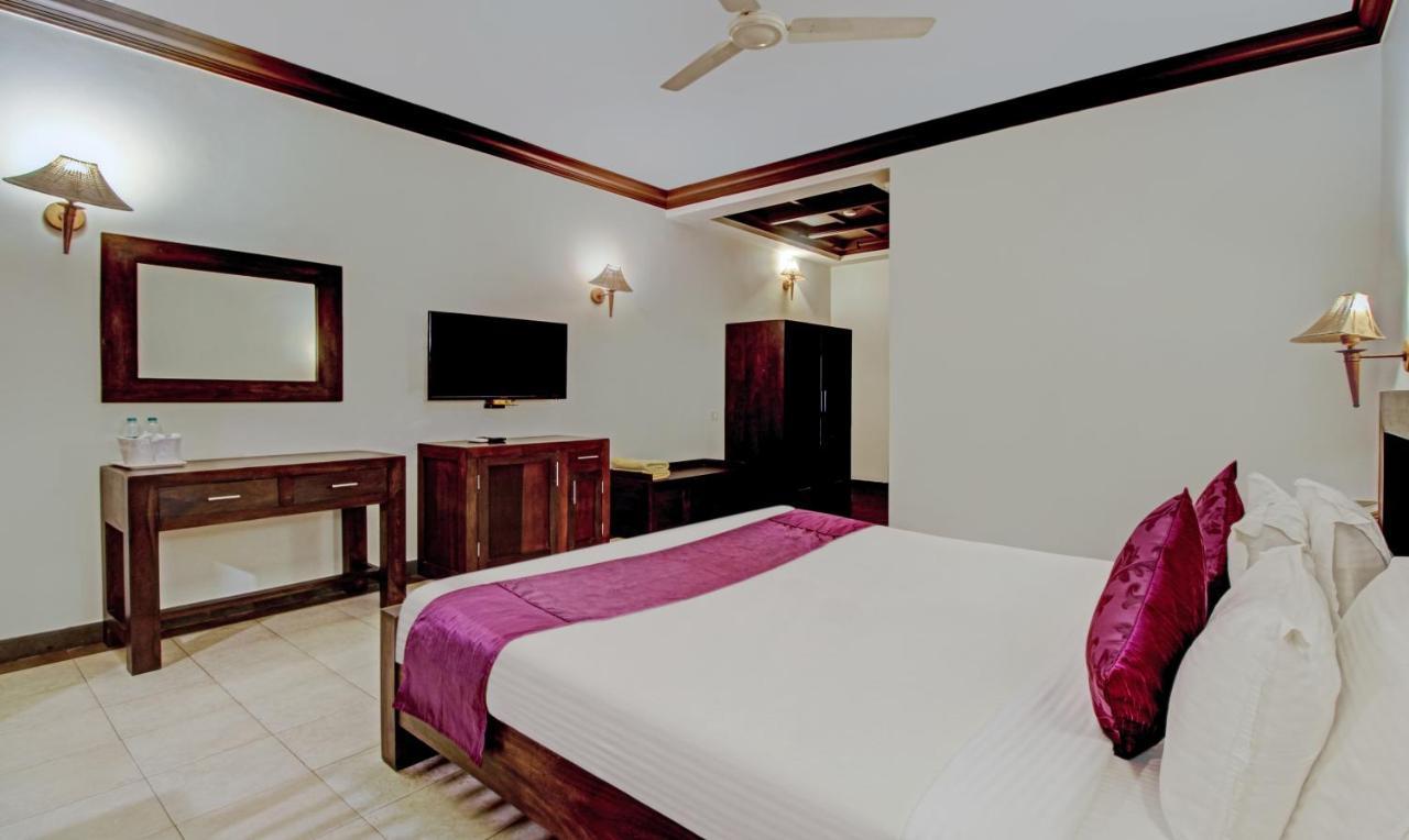 ทราวานคอร์ พาเลซ Hotel Alappuzha ภายนอก รูปภาพ